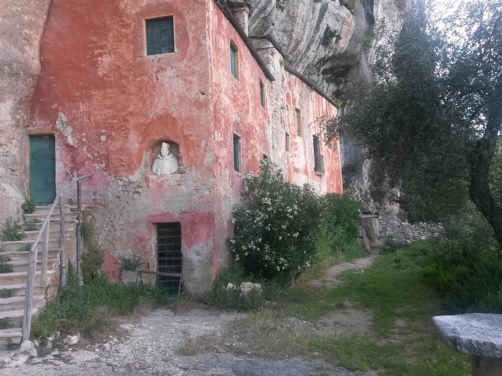 Bed and Breakfast La Casetta Del Tiglio Аркуньяно Экстерьер фото