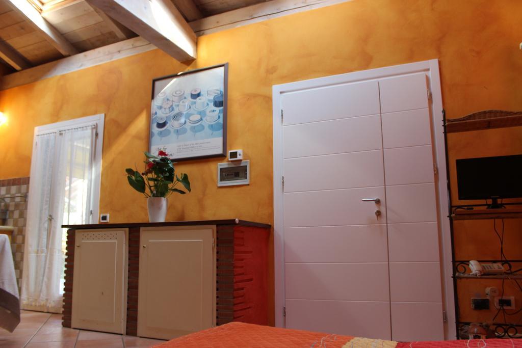 Bed and Breakfast La Casetta Del Tiglio Аркуньяно Экстерьер фото