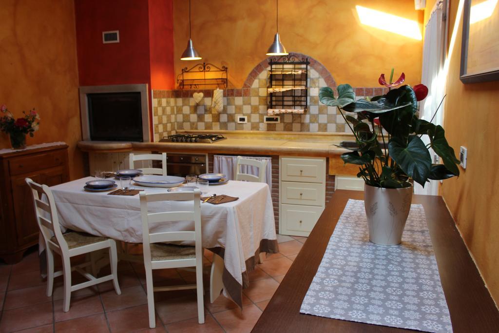 Bed and Breakfast La Casetta Del Tiglio Аркуньяно Номер фото